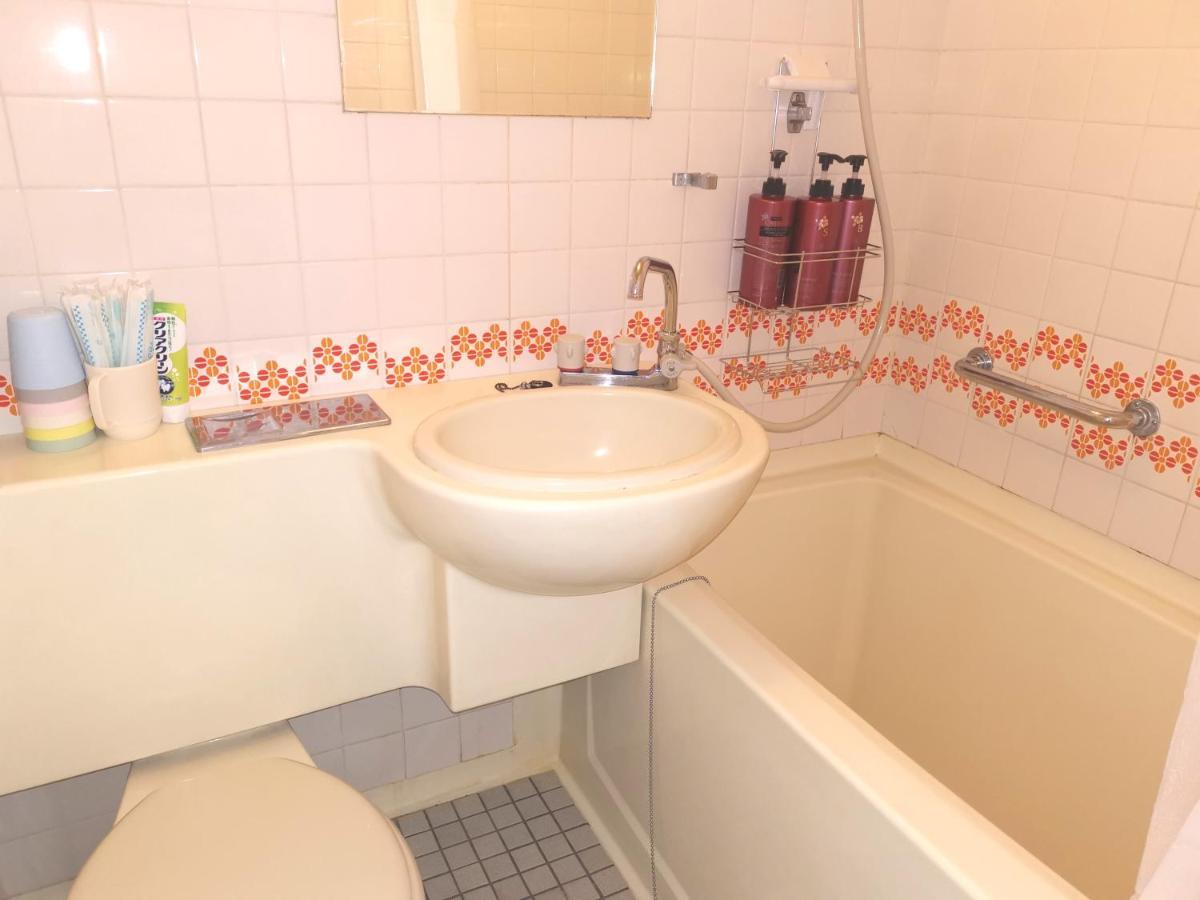 B House -- Self Check In -- Room Number & Password Is In The Following Email Tokyo Exterior photo